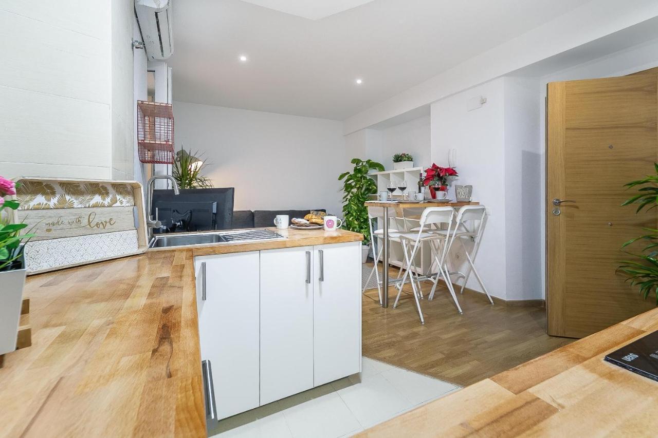 Central Malaga Apartment At Mitjana Plaza Zewnętrze zdjęcie