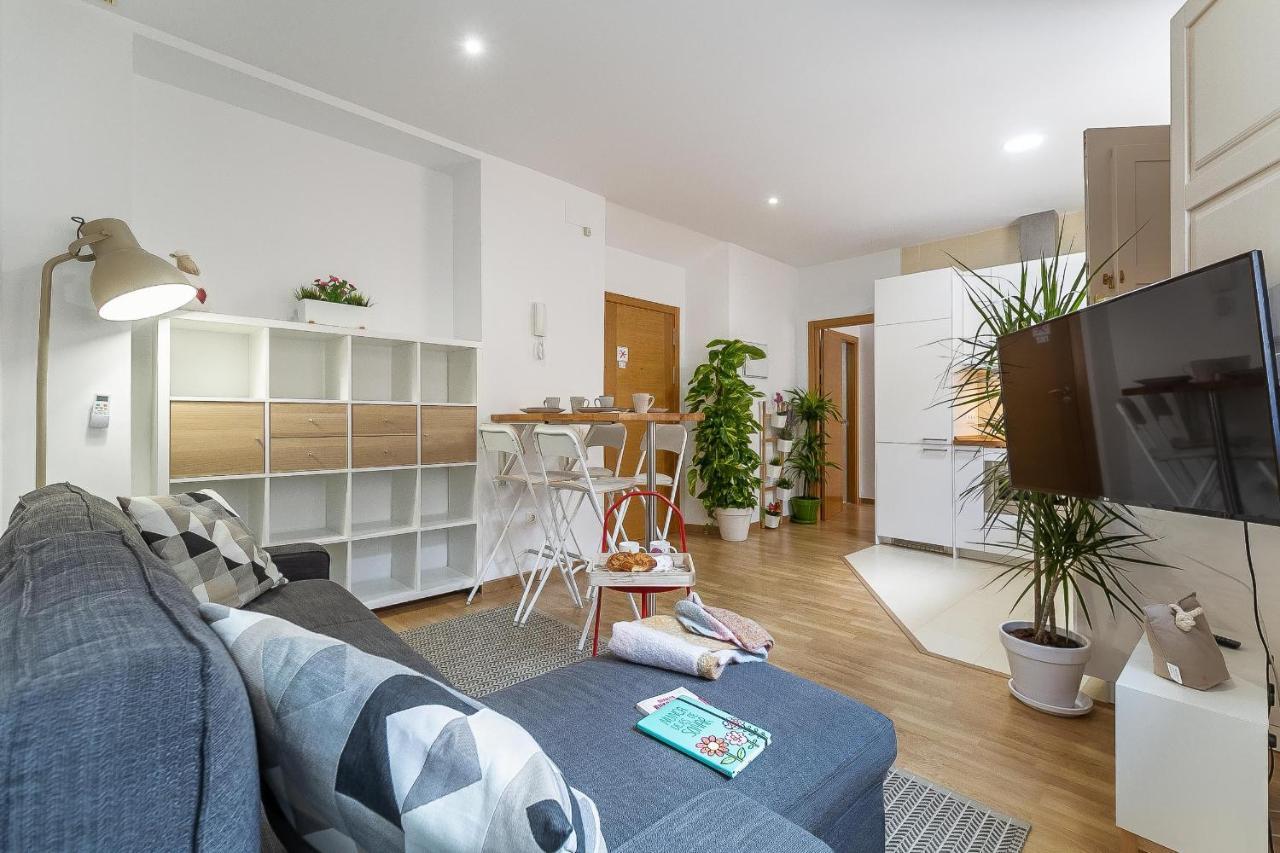 Central Malaga Apartment At Mitjana Plaza Zewnętrze zdjęcie